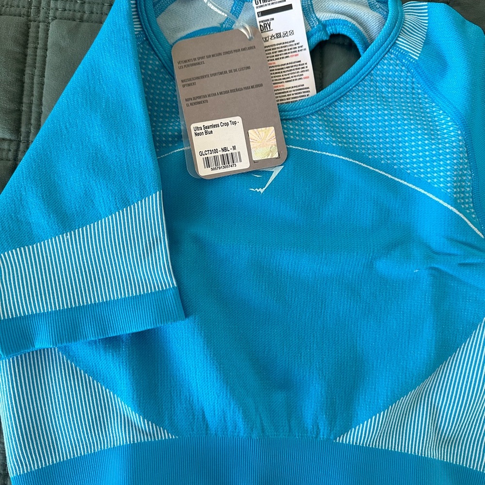 Gymshark crop top size medium new with tags.